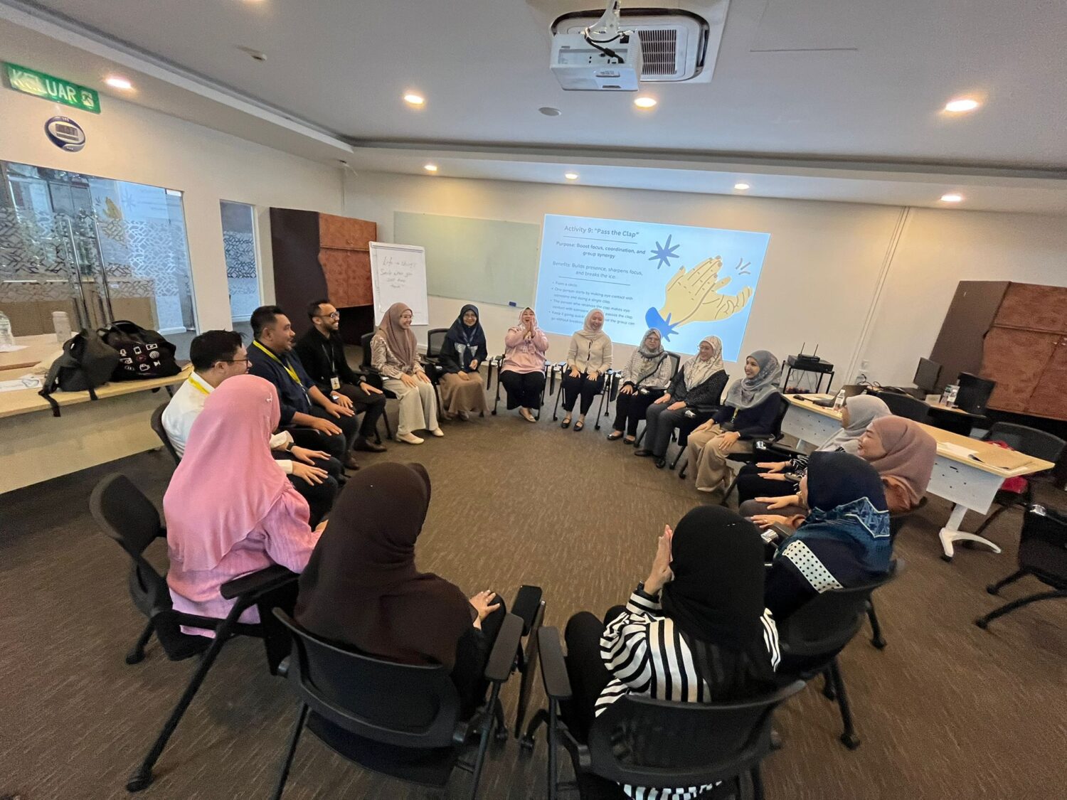 Empowering leaders through transformative executive training at TEI's corporate program in Singapore. Elevating skills for global success